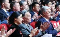 Tổng Bí thư Tô Lâm dự hòa nhạc có ‘giọng hát ngoài hành tinh’ Dimash Qudaiberge ở Kazakhstan