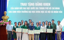 Có nên khen điều tử tế 'bình thường'?