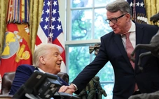 Ông Trump vui mừng khoe thỏa thuận thương mại đầu tiên