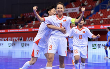 Đánh bại Philippines, futsal nữ Việt Nam đặt một chân vào tứ kết