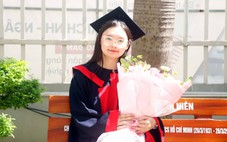 Chọn học cao đẳng để 'nhẹ gánh' cha mẹ, nữ sinh tốt nghiệp thủ khoa với điểm tuyệt đối