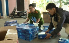 Chống buôn lậu, hàng giả 11-6: Khởi tố hai người buôn bán gần 4.300 bao thuốc lá lậu