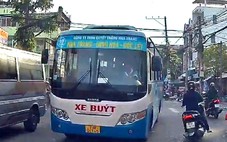 Xử phạt tài xế xe buýt Quyết Thắng Nha Trang vượt ẩu, lấn làn