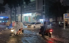 Mưa trắng trời do bão số 1, nhiều 'điểm nóng' ngập ở Đà Nẵng bị uy hiếp