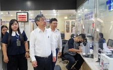 Ông Nguyễn Phước Lộc thị sát ba phường mới quận 10: Đảm bảo không để người dân 'chờ mạng'