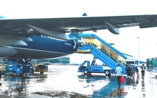 Nhiều chuyến bay tới Đà Nẵng buộc phải chuyển hướng, hủy chuyến do bão số 1
