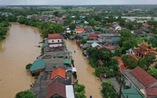 Huế ngập lụt do mưa lớn mới đầu hè