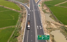 Vạch sơn 'thách đố' cao tốc Vĩnh Hảo - Phan Thiết: Chủ đầu tư không có quyền chỉnh, vậy ai sửa?