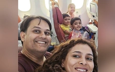 Bức ảnh hạnh phúc cuối cùng của gia đình bác sĩ Ấn Độ trên máy bay Air India