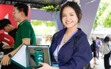 Khán giả ‘Đấu trí với NoTi', nhận quà hấp dẫn tại Ngày không tiền mặt