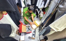 Shop thời trang ở Long An không đăng ký kinh doanh, chứa hơn 4 tấn hàng không giấy tờ