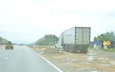 Nhức nhối xe ra vào trạm dừng nghỉ ‘hết hạn’ ở cao tốc Vĩnh Hảo - Phan Thiết