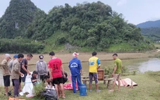 Tìm thấy thi thể 2 chị em mất tích khi đi bắt ếch trong mưa lũ dị thường