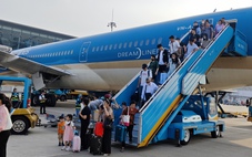Vietnam Airlines từ Đà Nẵng đi Hà Nội chuyển hướng hạ cánh khẩn ở Phú Bài cấp cứu khách nữ