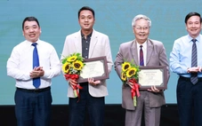 ‘Khúc ca người làm báo’, ‘Trên đường mực cháy’, ‘Lời Bác dặn’ giành giải nhất sáng tác về nghề báo