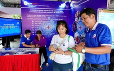 Người dân bất ngờ với những tiện ích trong ứng dụng chăm sóc khách hàng của ngành điện