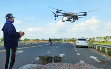 Dùng drone bón phân, phun thuốc phải được cấp phép