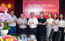 Chủ tịch TP.HCM Nguyễn Văn Được thăm, chúc mừng cơ quan báo chí