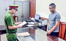Khám xét kho hàng của chủ kênh TikTok 'Gia đình Hải Sen' phát hiện hàng trăm nghìn hộp siro giả
