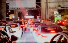 Dân Iran tháo chạy về phía biển, khu trung tâm Tehran vắng tanh như thời COVID-19