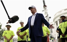 Ông Trump lấp lửng chuyện can thiệp quân sự vào Iran