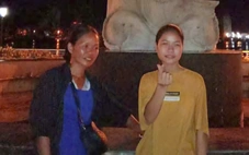 Con gái vỡ òa vui mừng khi tìm được mẹ bị lạc sau hơn 3 tháng tìm kiếm