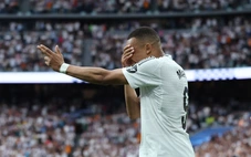 Mbappe nhập viện vì viêm dạ dày