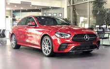 Tin tức giá xe: Mercedes-Benz E-Class giảm tới gần 680 triệu, giá thực tế chỉ ngang Camry ra biển