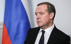 Tin tức thế giới 24-6: Ông Medvedev và ông Trump phản pháo qua lại; Ukraine tấn công kho dầu của Nga
