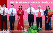 Tổng Bí thư Tô Lâm trao quyết định chức năng, tổ chức bộ máy Cơ quan Ủy ban TƯ MTTQ Việt Nam