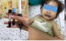 Máu của bé gái chuyển qua màu nâu sau khi ăn canh nấu bằng nước giếng