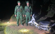 Gặp biên phòng ở biên giới Tây Ninh, hai người bỏ chạy để lại 18kg vàng