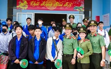 142 thí sinh huyện đảo Kiên Giang vượt biển đi thi tốt nghiệp