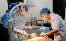 Ngư dân bị cá kìm đâm vào cổ khi đang lặn biển
