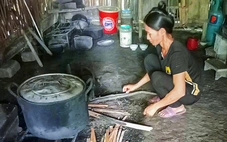 Đang đun nước trong bếp thì bị sét đánh