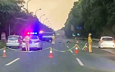 Xe máy đi vào làn 100km/h của đường cao tốc, người cầm lái thiệt mạng sau va chạm với xe tải