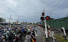 Đường sắt giao cắt đường Hoàng Văn Thụ, Nguyễn Kiệm, QL13 gây kẹt triền miên, cần giải pháp gì?