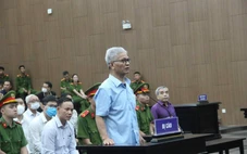 Bị cáo Lê Viết Chữ nói 'có niềm vui nho nhỏ' ở phiên tòa và đọc thơ về mẹ