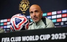 HLV Chelsea gọi việc hoãn trận đấu 2 tiếng vì thời tiết là 'trò hề'