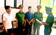 Chiếm đoạt tiền bảo hiểm y tế của học sinh, kế toán trường học ở Phú Thọ bị bắt