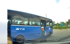 Đình chỉ tài xế xe buýt tạt đầu ô tô con trên đường Võ Nguyên Giáp, TP Thủ Đức