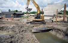 Thi công cao tốc Biên Hòa - Vũng Tàu gây ngập úng nhà dân