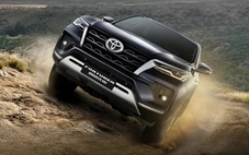 Toyota Fortuner 2025 ra mắt: Máy hybrid 204 mã lực, 7 túi khí, camera 360