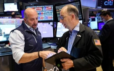 S&P 500 và Nasdaq lập đỉnh nhờ kỳ vọng về thỏa thuận thương mại và giảm thuế của Mỹ