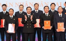 Bổ nhiệm 19 chánh án và 96 phó chánh án tòa án khu vực tại TP.HCM