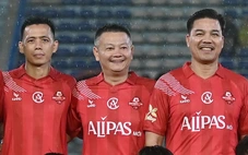 Văn Quyến tỏa sáng, Việt Nam All Stars thắng huyền thoại Man United