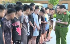 Tạm giữ 38 thanh, thiếu niên đem dao, ná cao su gây rối trật tự công cộng