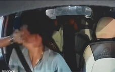 Nhân viên trạm thu phí tát tài xế vì tài khoản thu phí tự động hết tiền
