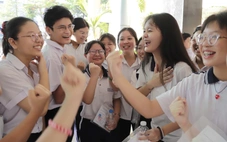 Sáng nay hơn 73.000 học sinh TP.HCM thi tuyển sinh lớp 10: Hồi hộp kỳ thi đổi mới