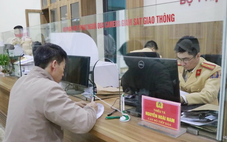 Từ vụ 2 người 'thế thân' nộp phạt nguội, người vi phạm giao thông có được ủy quyền nộp thay?